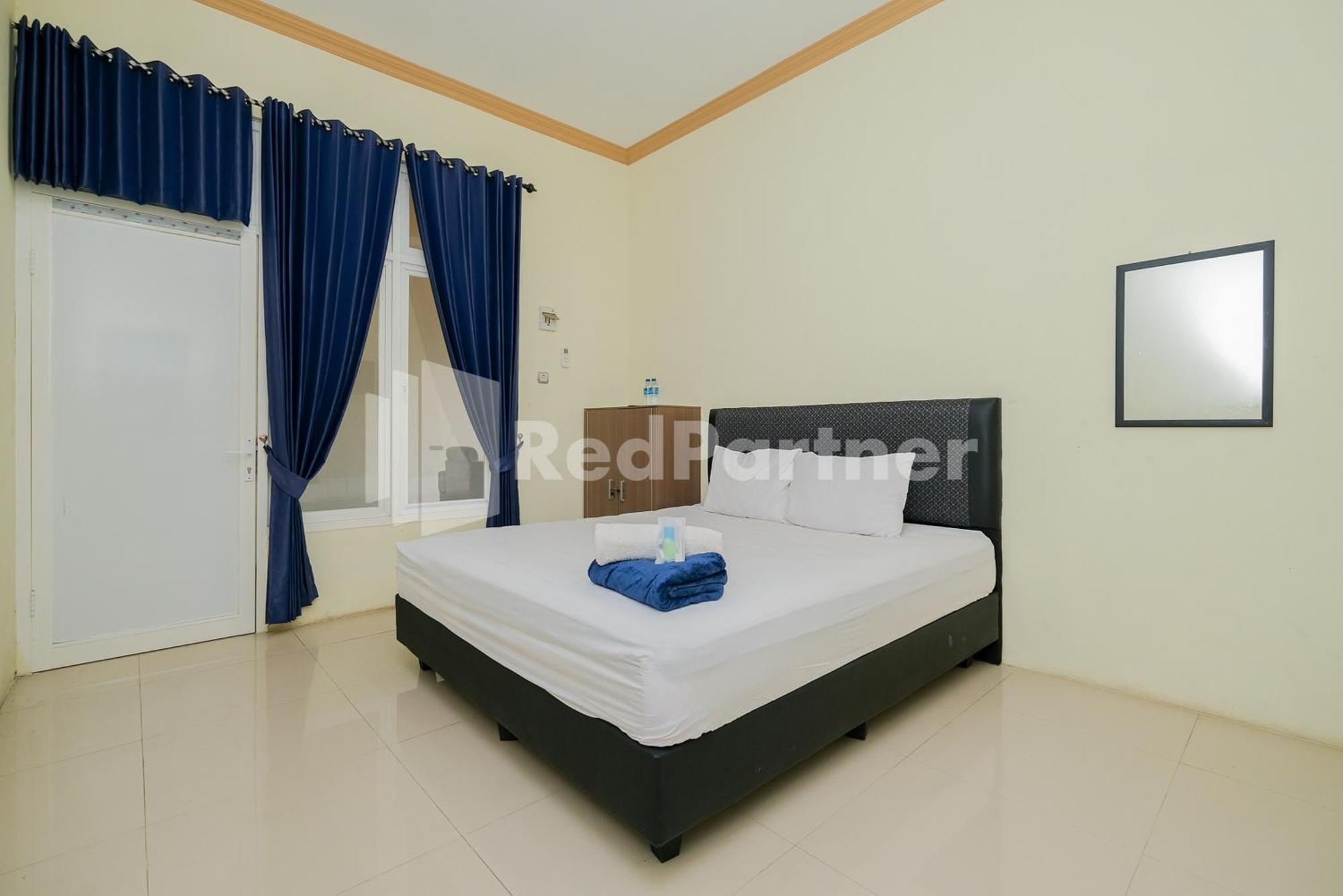Grand Kencana Guesthouse Syariah Near Wisata Bahari Lamongan Paciran Exterior photo